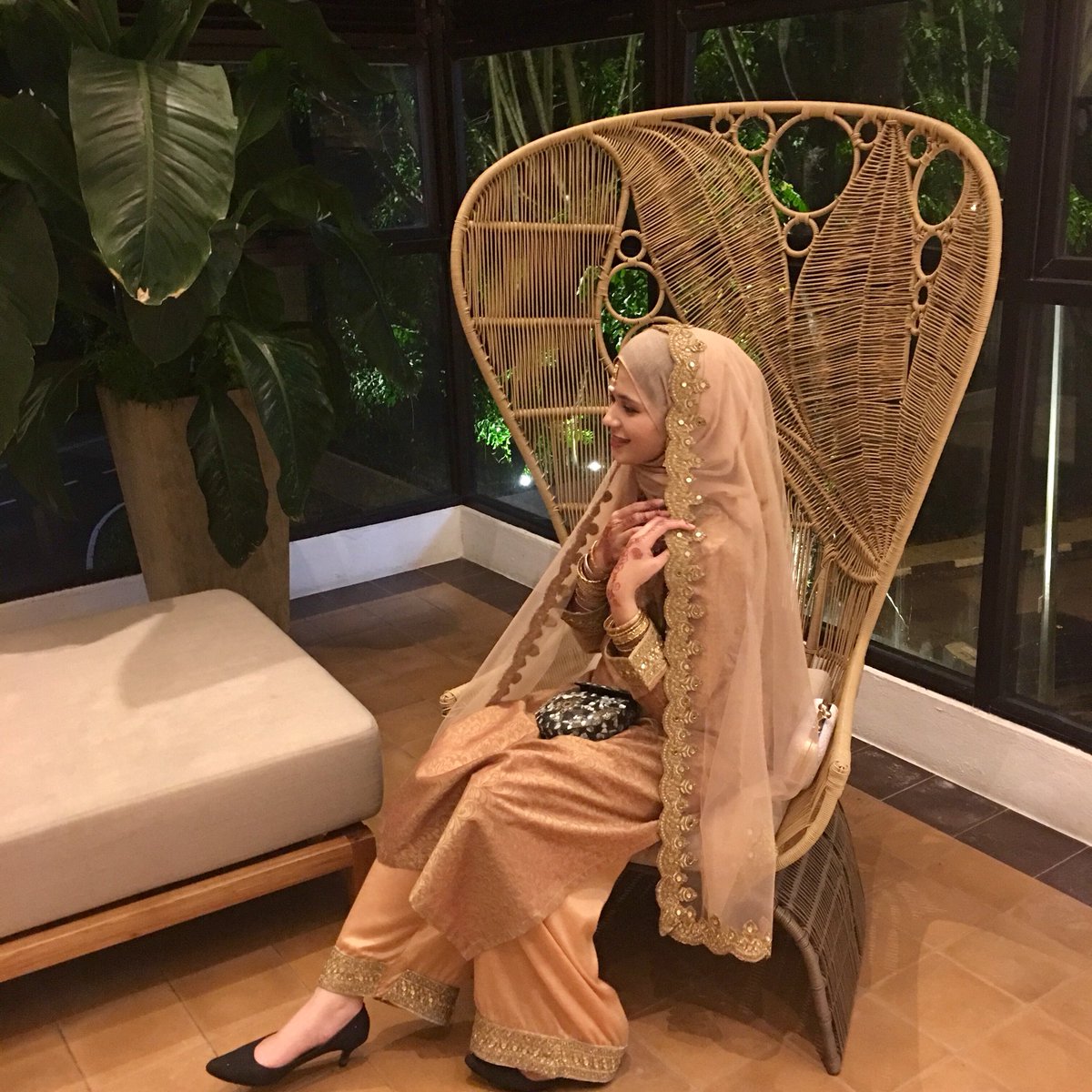 NanaSyazanaa's tweet photo. A lil throwback; #Traditionalnight  ✨🌙🔥💛🧡🎊 https://t.co/YTduTDnMMk