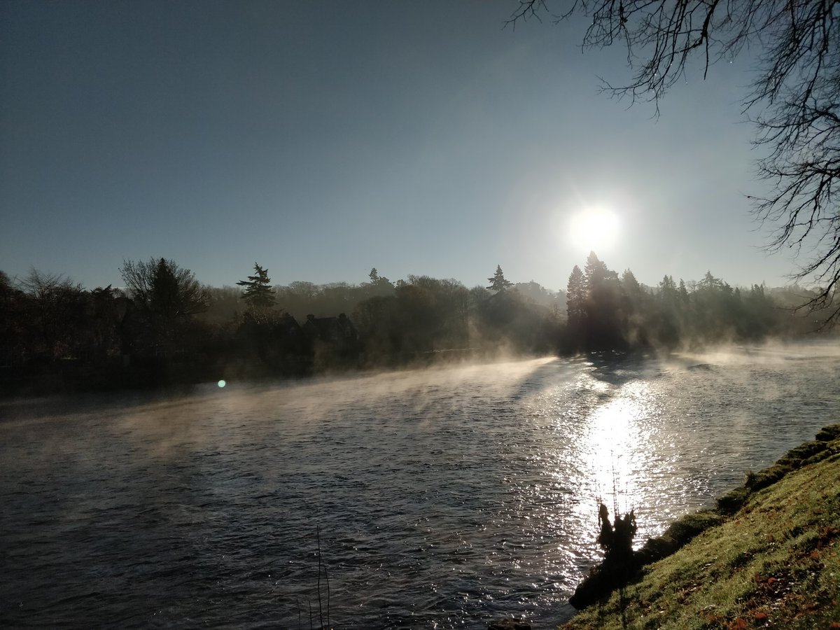 gopi91's tweet photo. Who said November weather is boring!#WinterIsComing
#Inverness #NessRiver #SCOTLAND @BBCWthrWatchers @metoffice @bbcweather @uk https://t.co/HjBWHq7Bh8