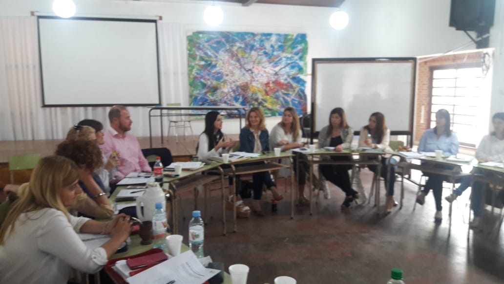 iglesiasvaleria's tweet photo. El viernes realizamos una interesante jornada junto a Inspectores de GE y de GP y prof. de Práctica Docente del profesorado de Educ. Primaria. Gracias a la #Region24 y #Region25 por este encuentro y por el compromiso para seguir mejorando juntos la educación de nuestros alumnos. https://t.co/6dyZtLjvDd