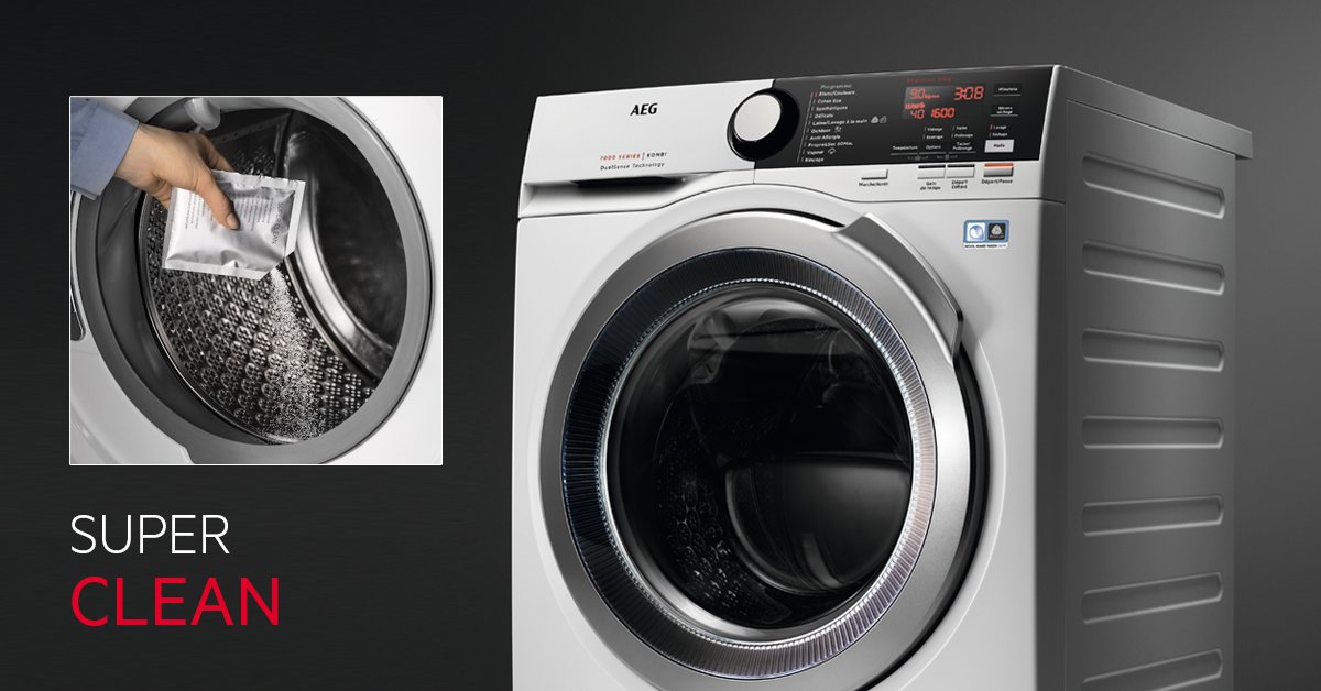 Je zou denken dat je wasmachine zichzelf wel schoon houdt... Toch veroorzaken de resten van wasmiddelen juist bacteriegroei (vetluis). Draai daarom eens in de zoveel tijd een kookwas. Met een goed reinigingsproduct is je apparaat in een cyclus weer schoon! bit.ly/SuperClean-Was…