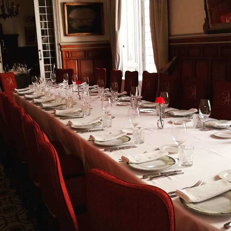 creativando's tweet image. Nuestro #evento de #Sevilla de este fin de semana esta disfrutando de nuestra #gastronomía. Nuestro #equipo siempre pendiente de cada #detalle para garantizar el #exito de cada evento

@AlabarderoSev @Rbecerrita