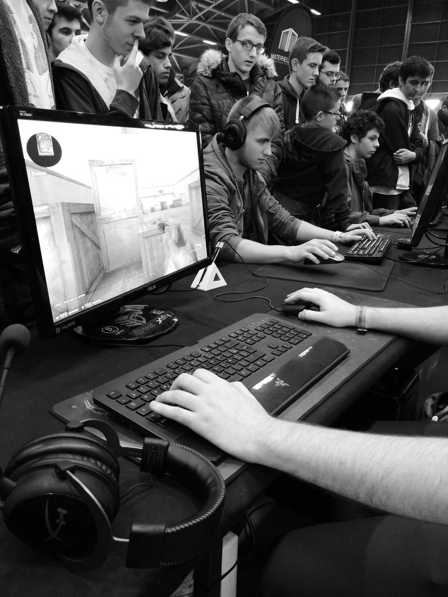 BrodersEsports's tweet photo. Les tournois #MarioKart, #Overwatch et #RocketLeague viennent de commencer sur le stand @BrodersEsports à @A2P_NANTES ! 🤗 https://t.co/8aeyQHoceY