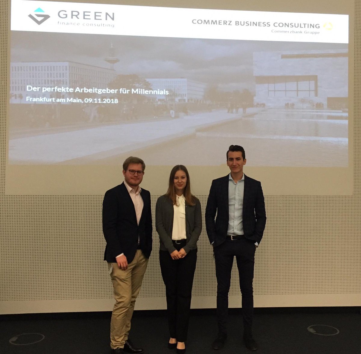 Green Finance Consulting E V على تويتر Ein Einblick In Unsere Projektarbeit Mit Unserem Freund Forderer Der Commerz Business Consulting Der Inhouse Consulting Der Commerzbank Vor Einer Woche Stellten Drei