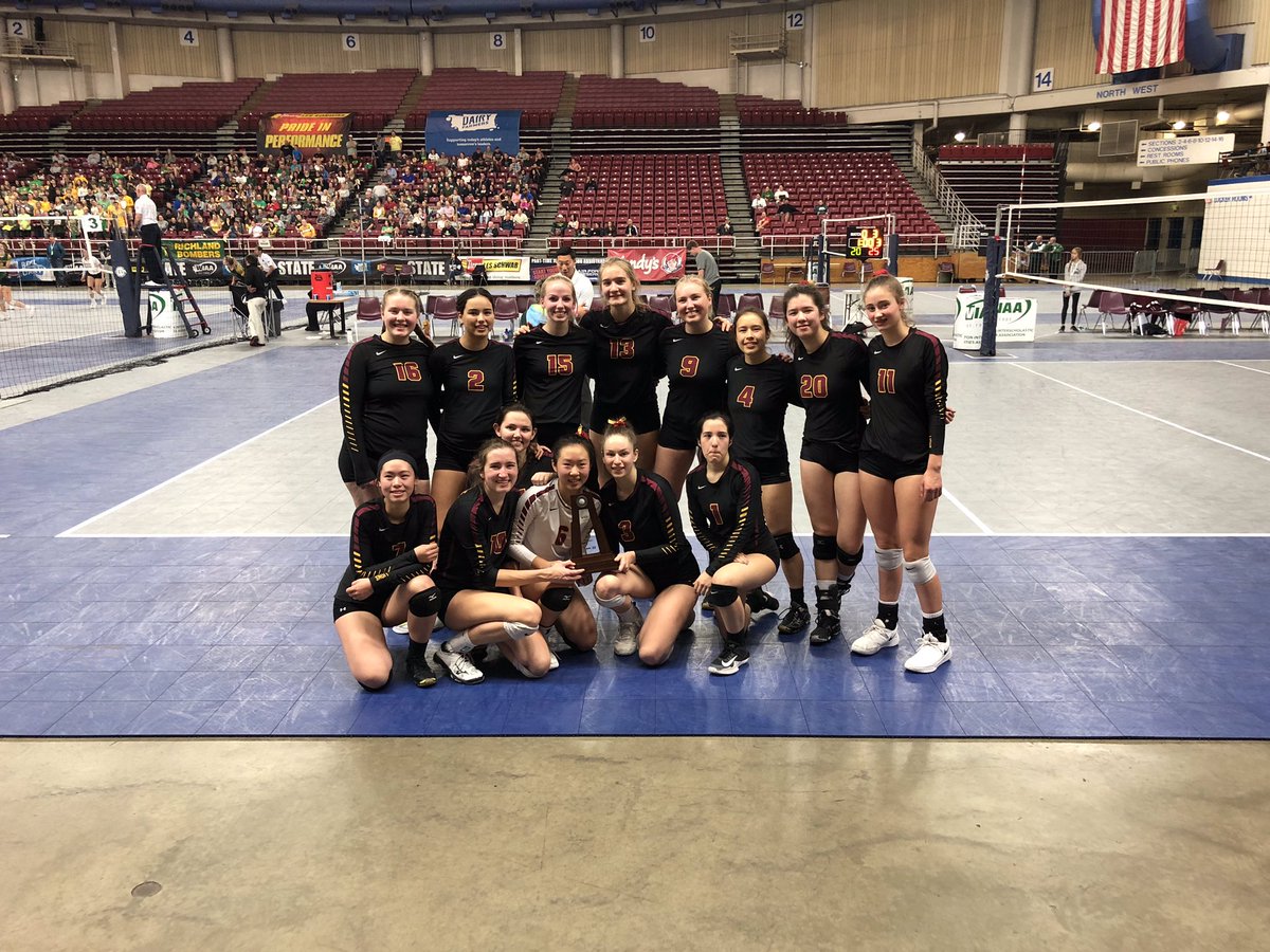 LakesideLionsVB's tweet photo. Congratulations to your 2018 WIAA 3A Volleyball 2nd place Team! #GoLions https://t.co/vz2uwFfWKO