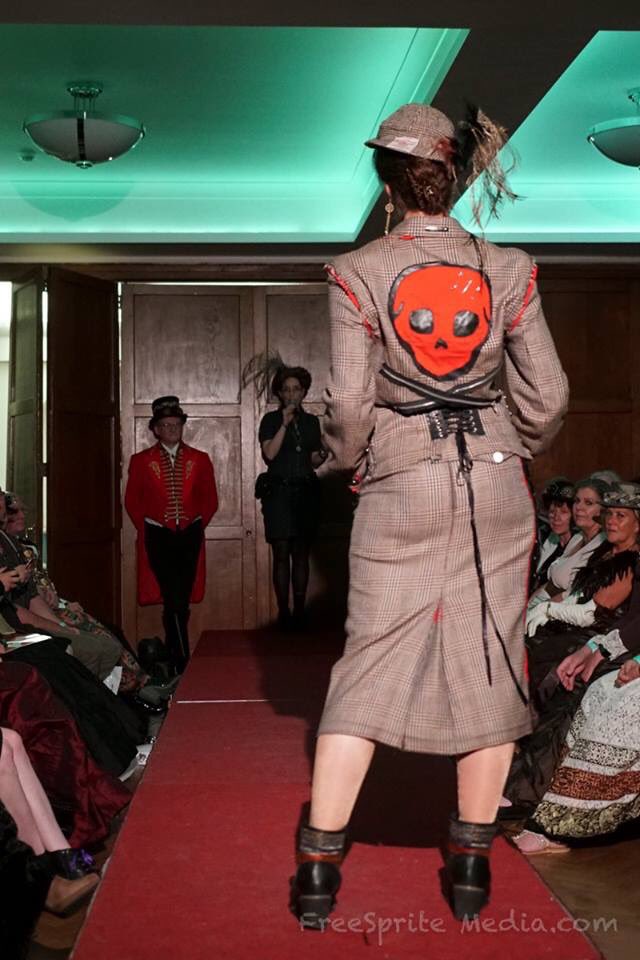 FreespriteMedia's tweet photo. More #fashion show photos from #asylumx on https://t.co/Nr4kHdkZNj #fashiondesign #steampunk #fashionshow #fashionmagazine https://t.co/A0Q0zdh3zX