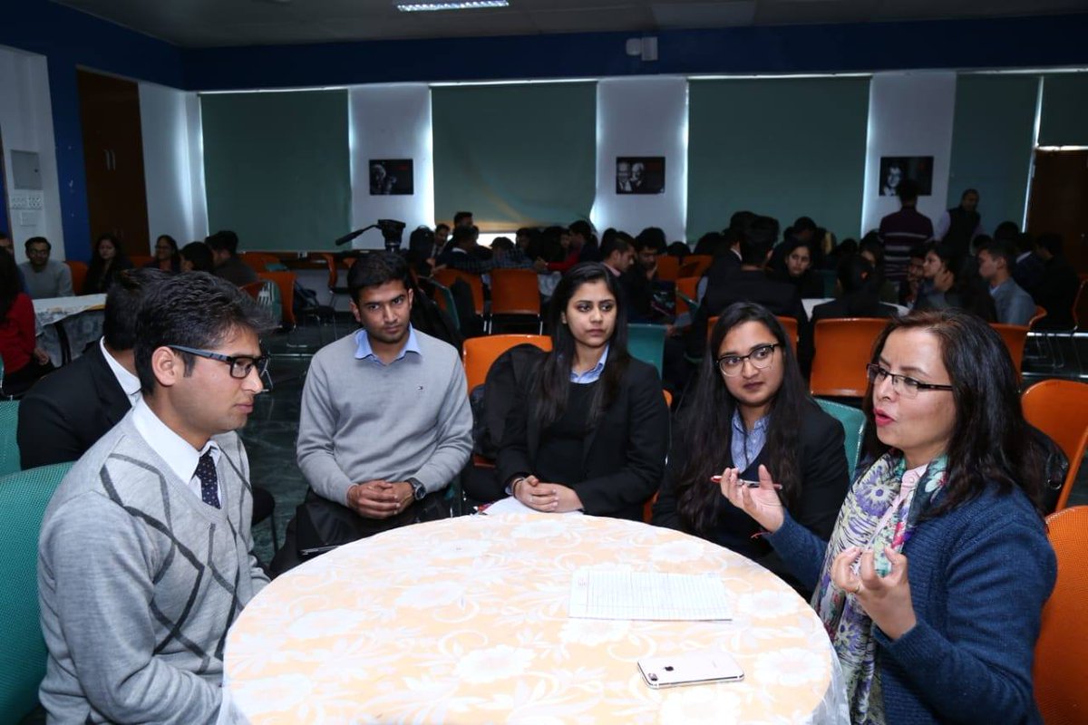 Shoolini University tweet media