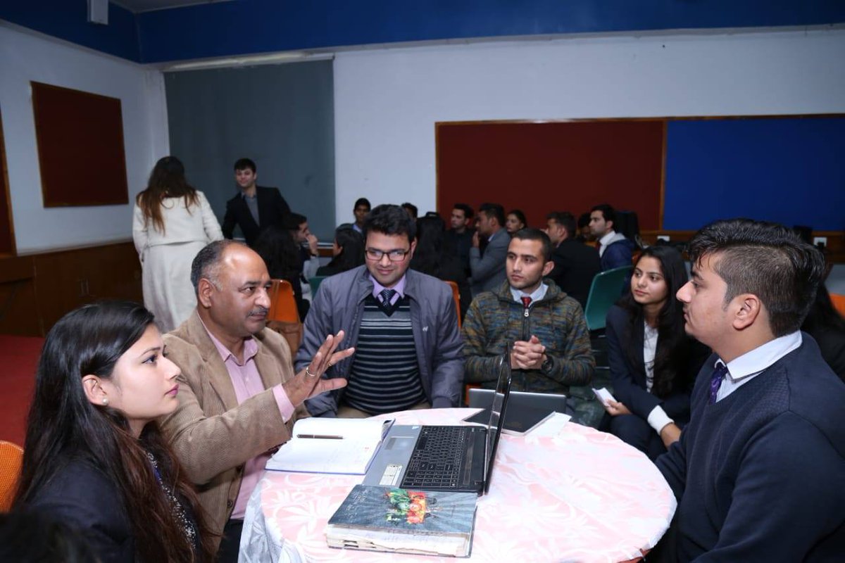 Shoolini University tweet media