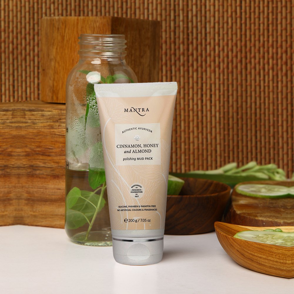mantraherbal's tweet photo. Our Cinnamon, Honey &amp; Almond Polishing Mud Pack helps remove tan, dead skin cells &amp; impurities making skin feel fresh and clean!
Visit our website to buy. 
#mantraherbal #skincare #natural #organicskincare #authenticayurveda #ayurveda #madeinindia #pollutiondefense https://t.co/UNjoDonNRr