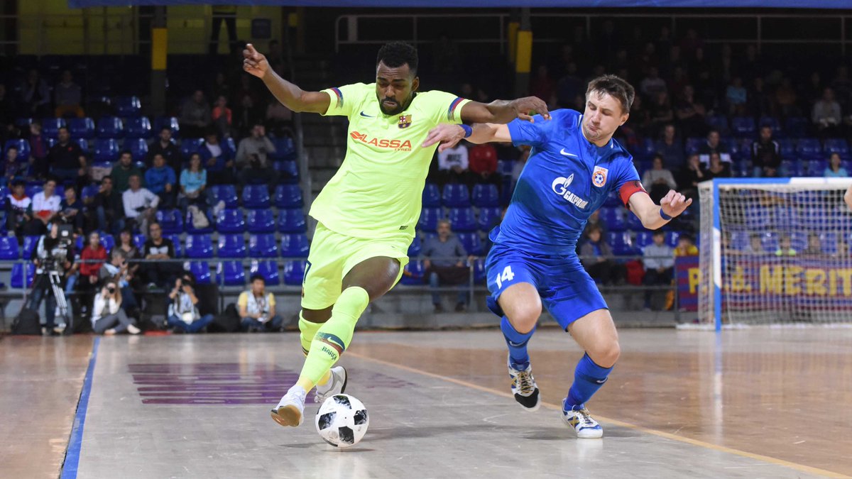 Min 25: <a href="/FCBfutbolsala/">Barça Futbol Sala</a>-1 (Ferrao); <a href="/GazpromUgra/">МФК Газпром-Югра</a>-0. Faltes: 1-3 🔥 Es defensa bé el Barça en aquests primers minuts de la segona part. També l'ha tingut Lozano!
