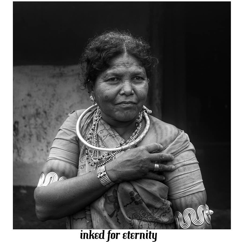 || Baiga Tribe ||
The Baiga is an ethnic group of Central India. A distinguishing feature of the Baiga tribe is that their women are famous for tattooing. It is also worth noting that women have tattoos but they do not put bindi and also do not pierce their nose
#kabirdhamtourism