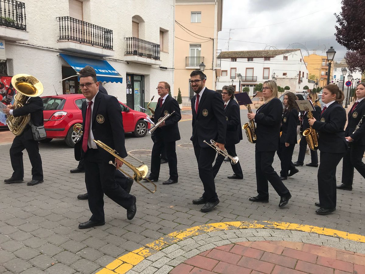 FJarafuel's tweet photo. B.T. la #Filarmonica de pasacalle celebrando #SantaCecilia, intensa mañana... https://t.co/aTrGElq0is