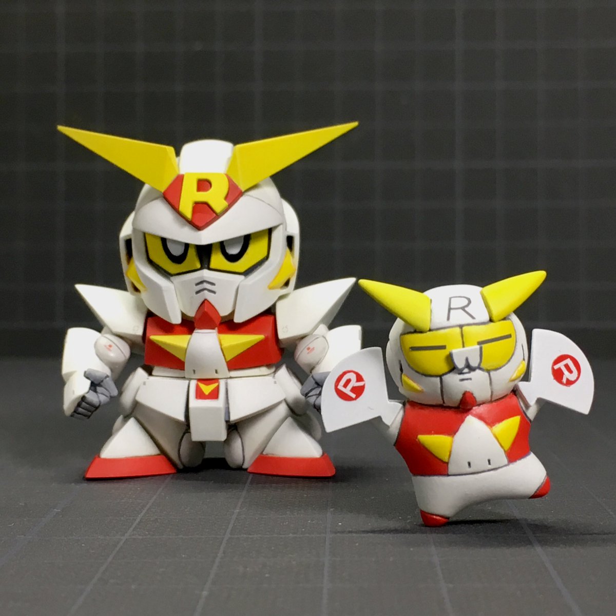 Cell En Twitter ガレージキット の Rガンダム 原型 きょーへー編集編 氏 Kyouhe1 完成 そして 併せて作っていた フルスクラッチ の デフォルメ版rガンダム も完成しました 念願のツーショットです Sdガンダム 俺sd作ってるぜ T Co