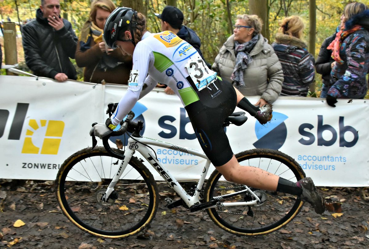 marctri185's tweet photo. Cyclocross Hanne-Zogge Elite Women.
Very strong 11th place for first year junior @shirinvananrooij
#cecemel #aveve #tuvsud #185coachingcenter #mhmotivational #bioracer #trek #bontrager #sportoase #oakley #enervit #herva #garmin #grafityp #thevandal https://t.co/aFyKUO6LSQ