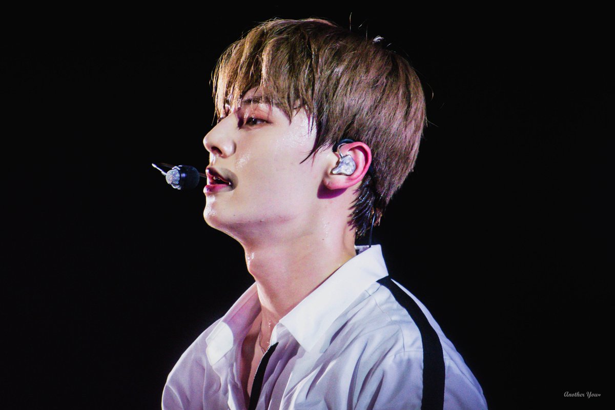 Anotheryou0927's tweet photo. [HQ] 181117 HEC concert

#민현 #황민현 #재환 #김재환 #워너원
#MINHYUN #JAEHWAN #WANNAONE https://t.co/5qTHiLRNst