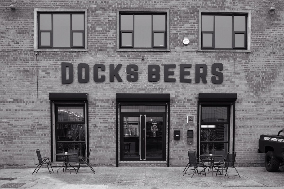 ModernBarLife's tweet photo. Docks Beers - Great new craft brewery and bar in Grimsby - well worth making the effort - and thanks to Will and Luke for allowing me to take some photos. Support local independent businesses! #docksbeers #craftbeer #grimsby @DocksBeers https://t.co/DEoy6GHAHj
