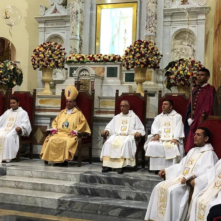 Mcsordimilvzla's tweet photo. Misa en honor a Nuestra Señora de Chiquinquirá patrona de la Guardia Nacional Bolivariana. Presidió Monseñor Benito Adán Méndez Bracamonte junto a sus capellanes de la GNB. @benito_adanm https://t.co/qlKq2nllco