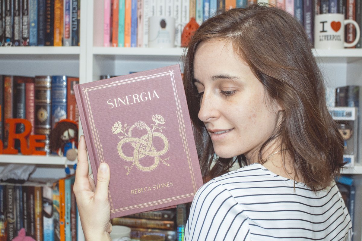 🚨 SORTEO INTERNACIONAL 🚨 Participa y gana un ejemplar de “SINERGIA” de <a href="/RebecaStones/">Rebeca Stones</a> 

CONDICIONES
✅RT este tweet
Sigue las cuentas de
✅<a href="/LittleRedRead/">Little Red ♥️❄️⚔️</a>
✅<a href="/somosinfinitos/">Somos Infinitos</a> 

Sorteo activo: desde 18 nov hasta 3 dic. Ganador@ anunciado día 4 dic.