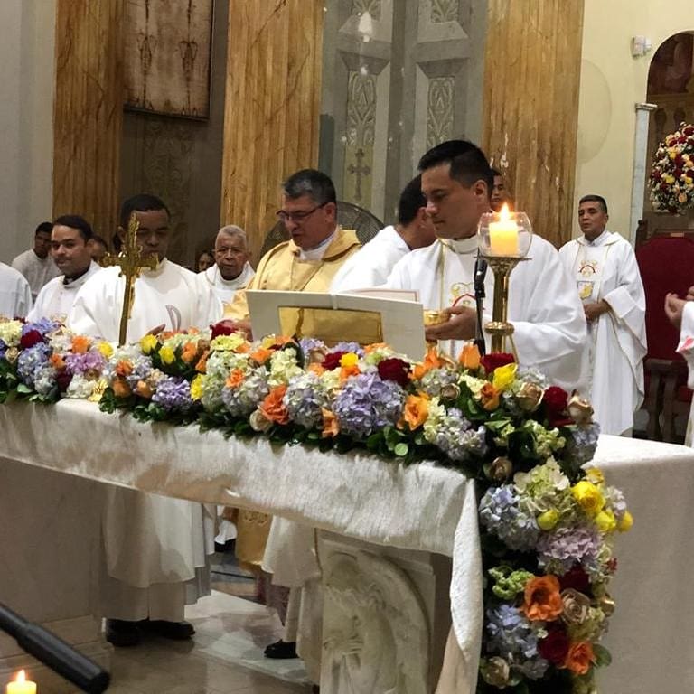 Mcsordimilvzla's tweet photo. Misa en honor a Nuestra Señora de Chiquinquirá patrona de la Guardia Nacional Bolivariana. Presidió Monseñor Benito Adán Méndez Bracamonte junto a sus capellanes de la GNB. @benito_adanm https://t.co/LVPpypGTcA