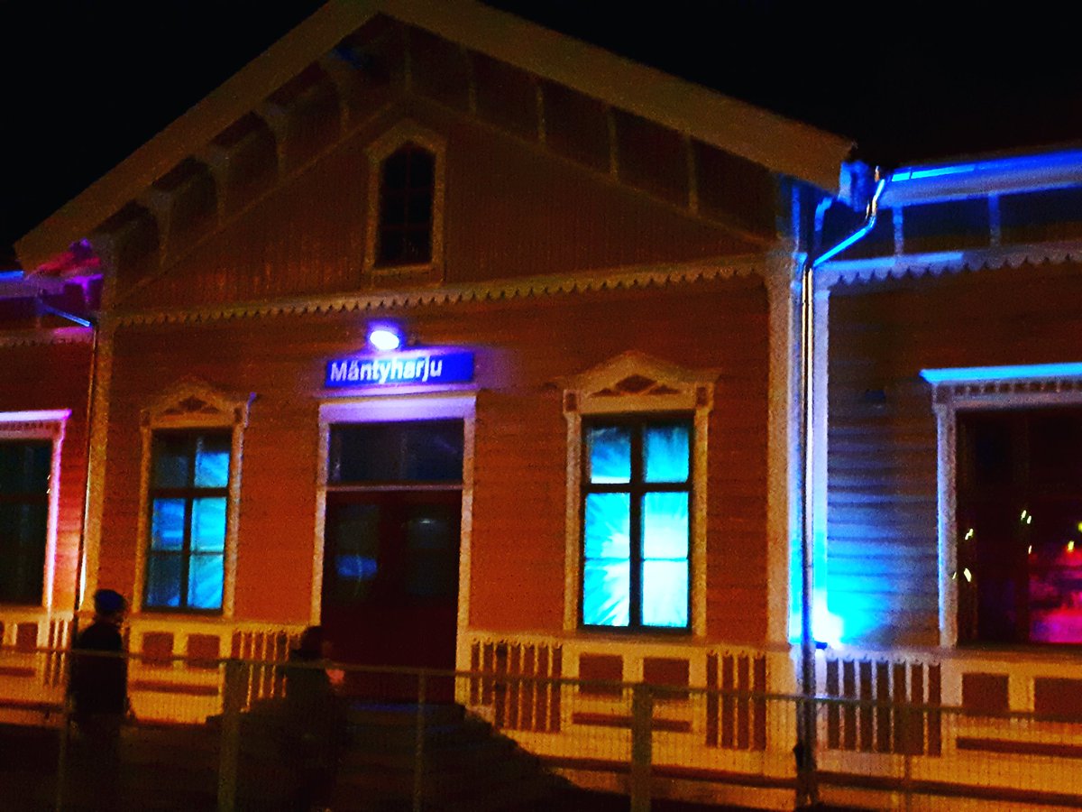 MntyharjunMuseo's tweet photo. Mäntyharjun asema, rakennettu 1889 on tämän viikonlopun valotaideteos #asemanharhat #rautatieasema #Kulttuuriympäristö #kulttuuriperintö #mäntyharju https://t.co/wjmEtNT34z https://t.co/b30on0LmGv https://t.co/dpqveoxUyF
