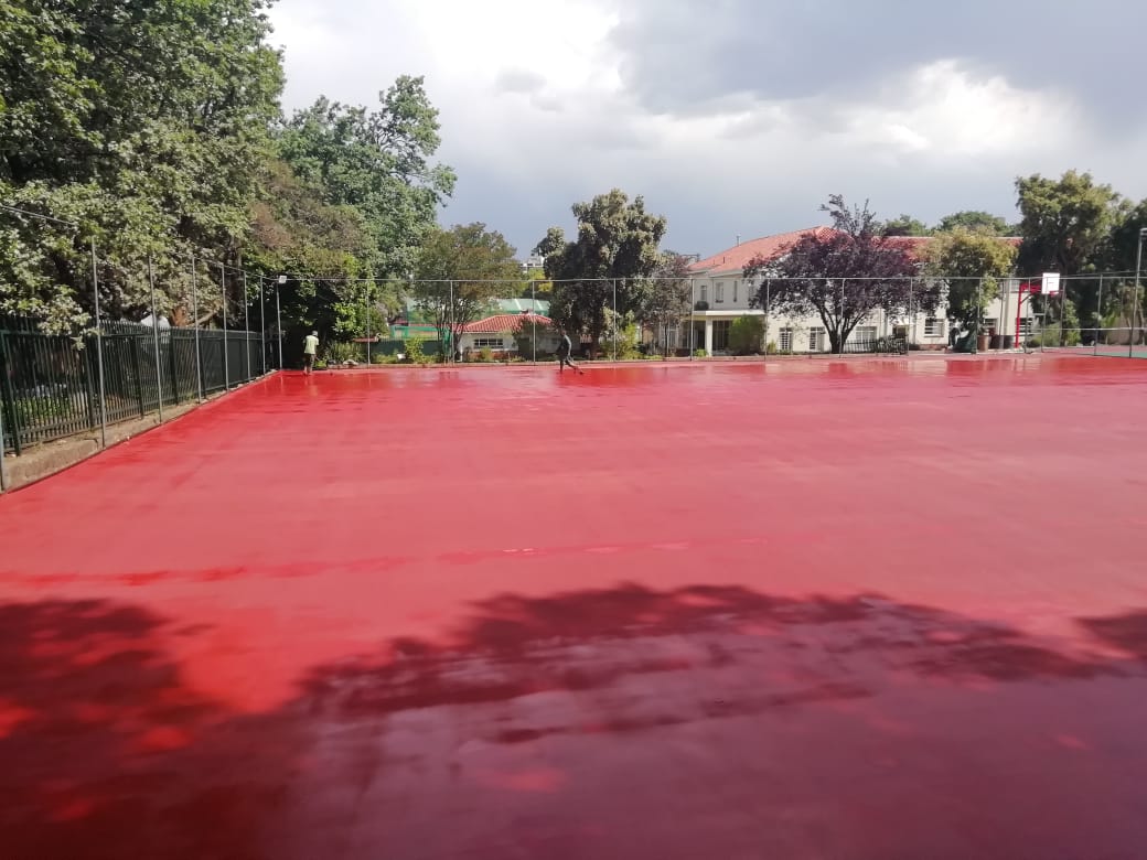 KingEdVIISchool's tweet photo. #RedUpdate as the #redhoops courts looking very snazzy &amp; slick with a new coat of paint🏀🏀🏀 #redclass #reddevelopments progressing so well #GoSchool @peace1972SMS @Koeksie83 https://t.co/M1e48sEsZ5