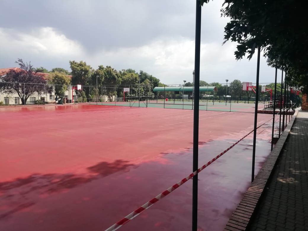 KingEdVIISchool's tweet photo. #RedUpdate as the #redhoops courts looking very snazzy &amp; slick with a new coat of paint🏀🏀🏀 #redclass #reddevelopments progressing so well #GoSchool @peace1972SMS @Koeksie83 https://t.co/M1e48sEsZ5