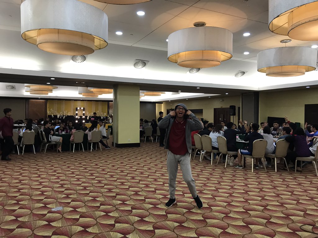RomeGomez_'s tweet photo. While everybodyโs having their own college meeting, here I am fooling around coz weโre the only recognized org from the graduate school. ๐ #SOCCTraining2018 https://t.co/VsFwLlExRq