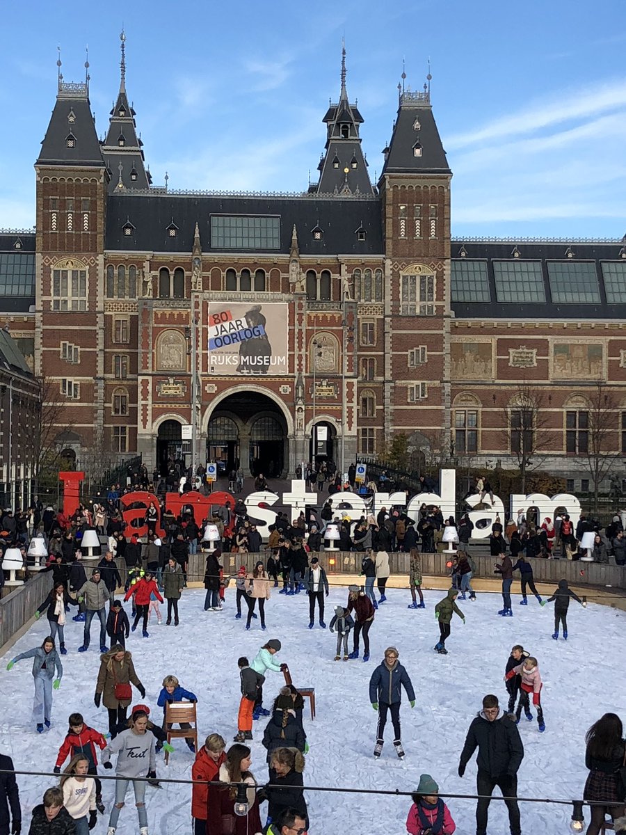 henkgoos's tweet photo. De winter is begonnen @museumplein https://t.co/WOlwitHecg