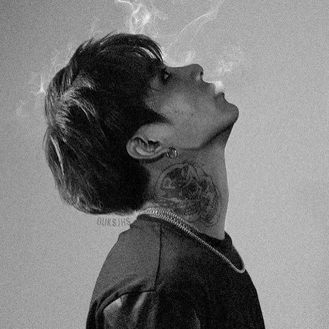 JUNGKOOKSpazzer's tweet photo. OMG... I CAN'T IMAGINE... HOW THE GIRLS REACTION IF IT'S REAL... 🙈🙈
Me : I'm better die if I can't be with this bad boy... 😂😂
—
©️ in PIC https://t.co/we5pna6gjp
