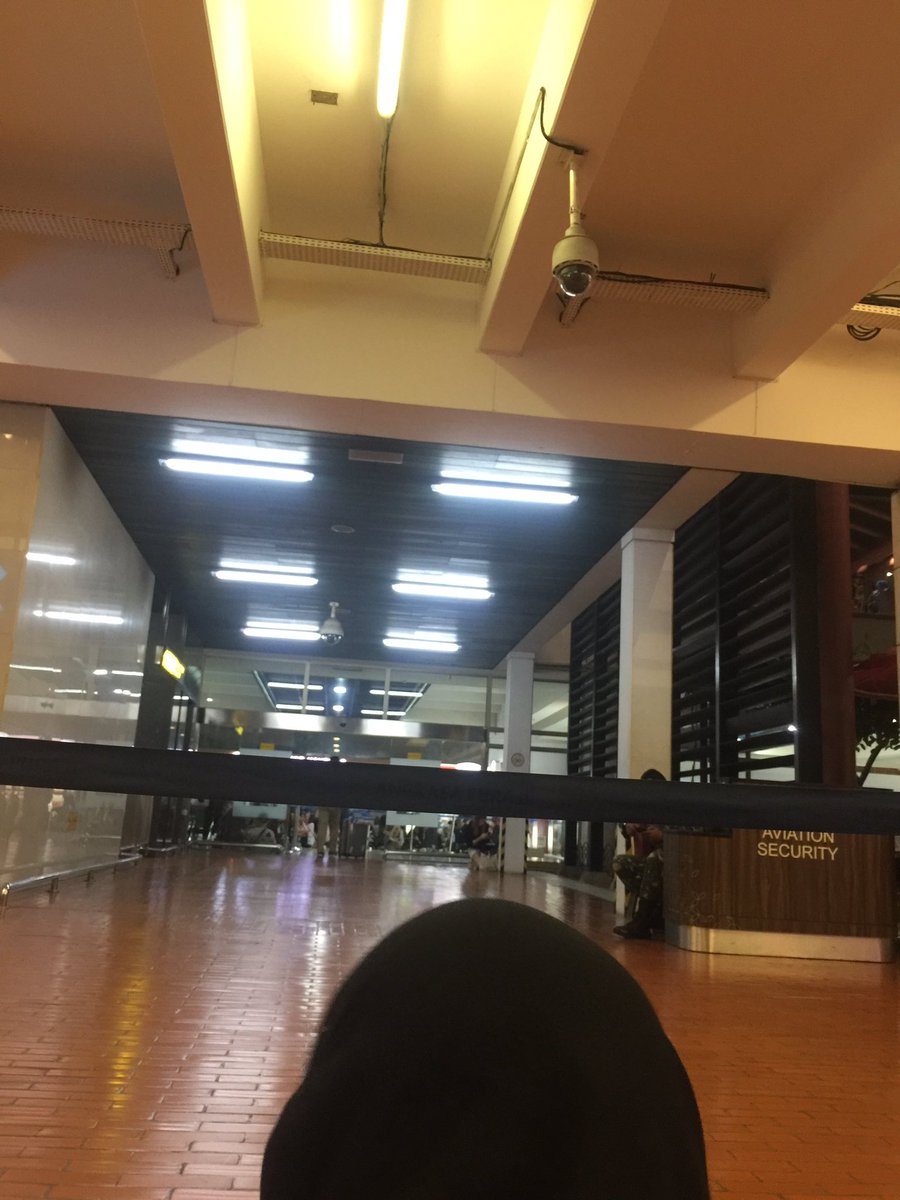 squareblinkind's tweet photo. waiting for blackpink's in indonesia. At soekarno hatta airport 💓

#BLACKPINKinJAKARTA #blackpinkshopee #shopeexblackpink #blackpink https://t.co/VzPJOZIk2Y