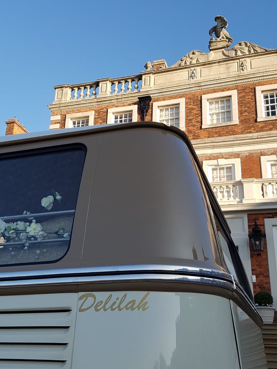 TheLovebusWedCo's tweet photo. Congratulations Kerry &amp; Sean married yesterday in glorious sunshine @KnowsleyHall with our beautiful #LovebusDelilah #wedding #vwwedding #weddingtransport https://t.co/pdxw0Olrh2