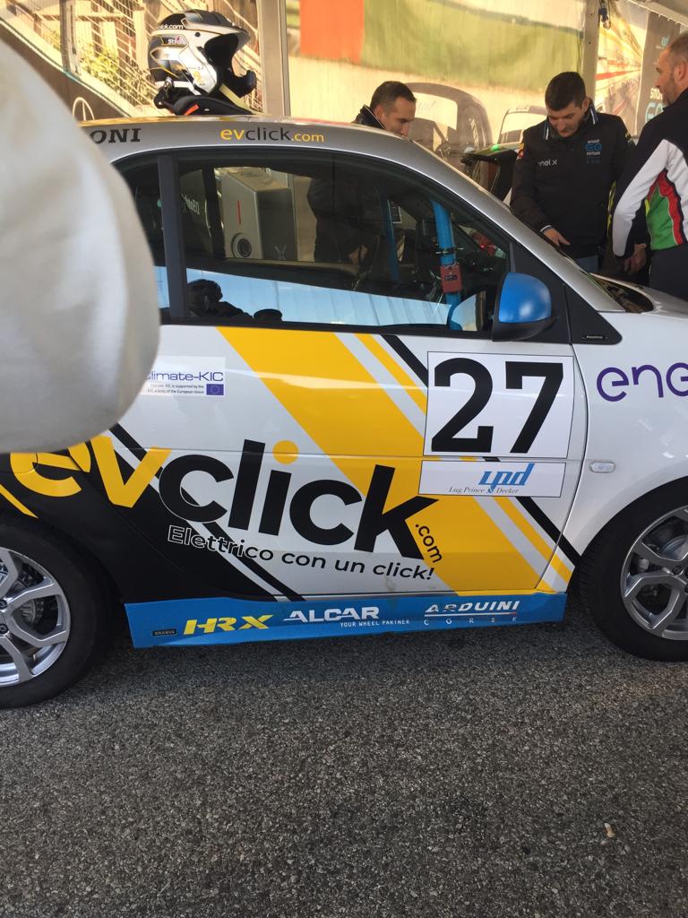 Edilfar_Rent's tweet photo. #smartecup #franciacorta #milano #bergamo #smartEQ #trofeosmarteq #autodromo #lombardia #goelectric #begreen #edrive #smart #edilfarrent https://t.co/nC74xz6Z5P