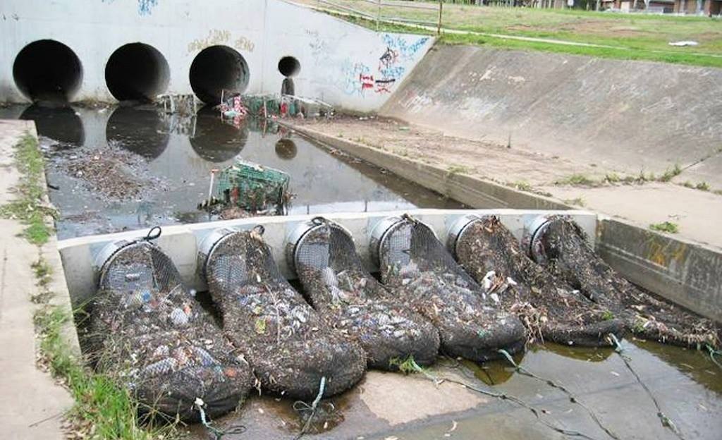 MancPictures's tweet photo. Hello @ManCityCouncil take note what they're doing in Australia, Such a simple &amp; cheap idea but 100% keeps plastic etc entering the Water ways. https://t.co/B94qbe0sgM