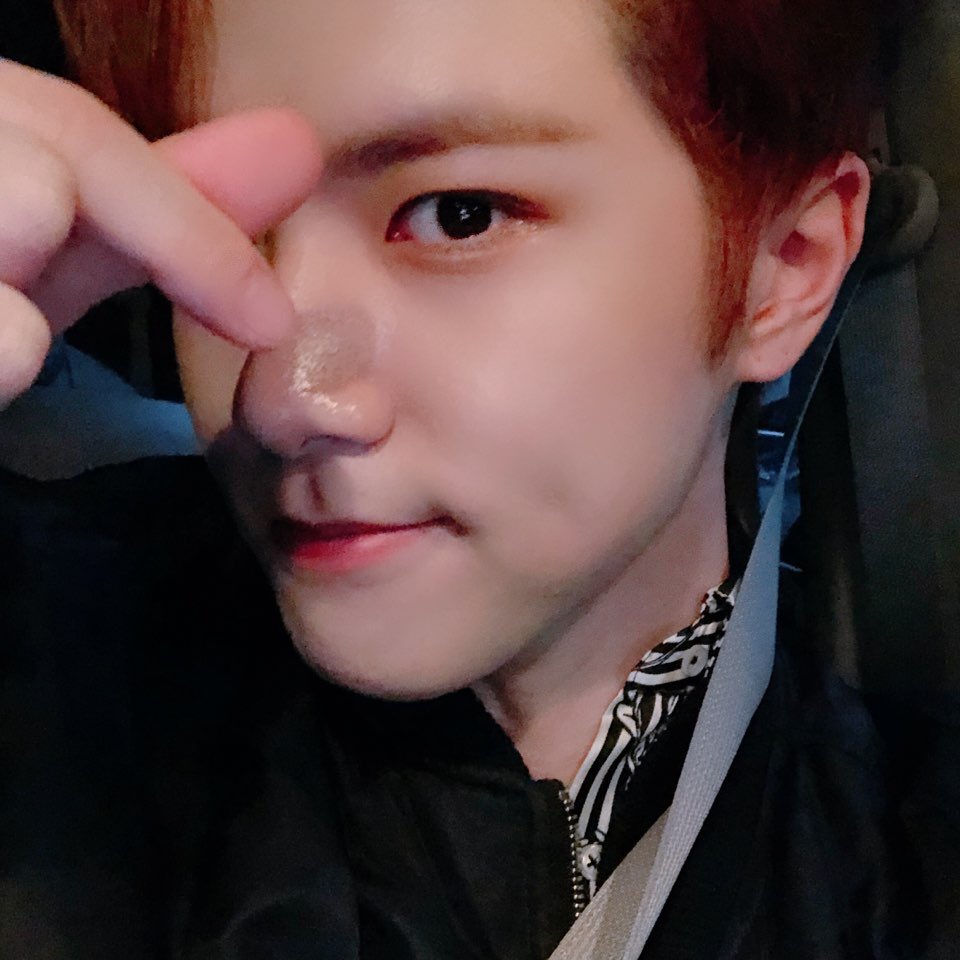 KDH_official's tweet photo. 이번 활동 마지막 팬싸인회까지 끝이 났습니다😢 항상 응원해 주시는 팬분들이 있어서 행복한 활동이었어요❤️🖤 다양한 모습으로 자주 만날 테니까 오늘의 동한이🍠 보시면서 월요일도 파이팅 하세요😬

#KIMDONGHAN #김동한 #GOOD_NIGHT_KISS https://t.co/EjhkhXnjSO