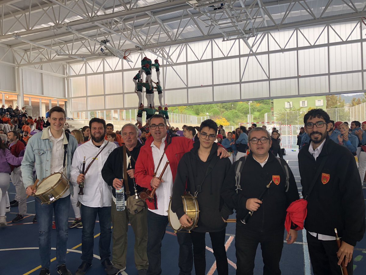 grallatorrelles's tweet photo. 24a trobada de Colles Castelleres del Baix Llobregat a Gavà amb @ElsGrocs, @CastSantFeliu, @CastellersPrat, @Matossers, @CastellersGava, @CollaJoveLH, @CastCornella, @carallots, @EncantatsBegues i @CastellersAdroc #grallersdetorrelles #grallers https://t.co/KerCBuAmdD