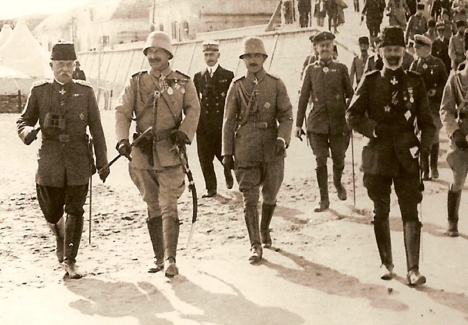 CoeurDeCresson's tweet photo. @moorewr @simongerman600 Actually, Saxe-Coburg&Gotha's #Bulgaria was one of the #CentralPowers,along with Turkey&Germany.And Schleswig-Holstein-Sonderburg-Glücksburg's #Greece was also pro-#SecondReich,besides the PM's "#NationalDefence" mutiny(1916-17).
Plus #Callipoli(1914-15) was fortified impregnable https://t.co/uBD7ATJ18E