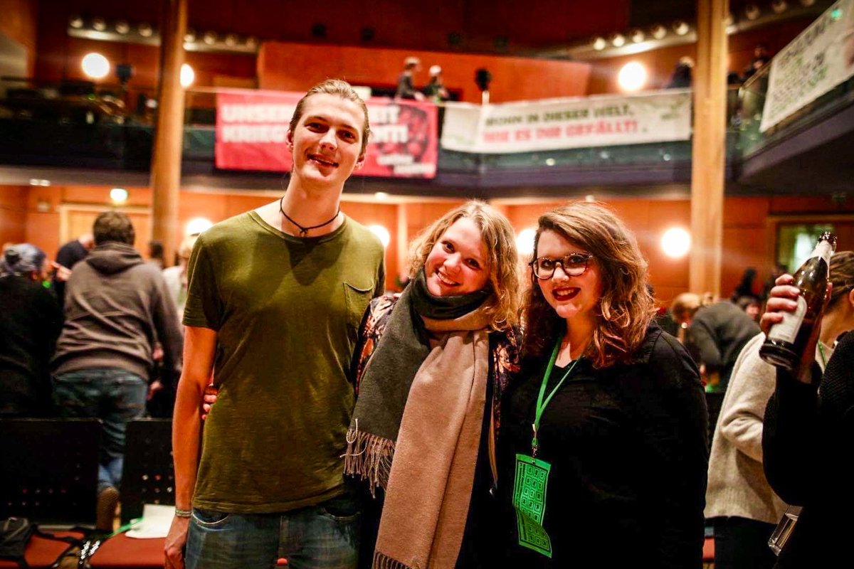 gj_muenchen's tweet photo. Wuhuuu 🎉Unser neues Power-Triple im Bundesvorstand: Glückwunsch zur Wahl an @lenamariabeier, @Mariella_FS und @oekofuzzi 🎉 #gjbuko https://t.co/dr41cLLbMf