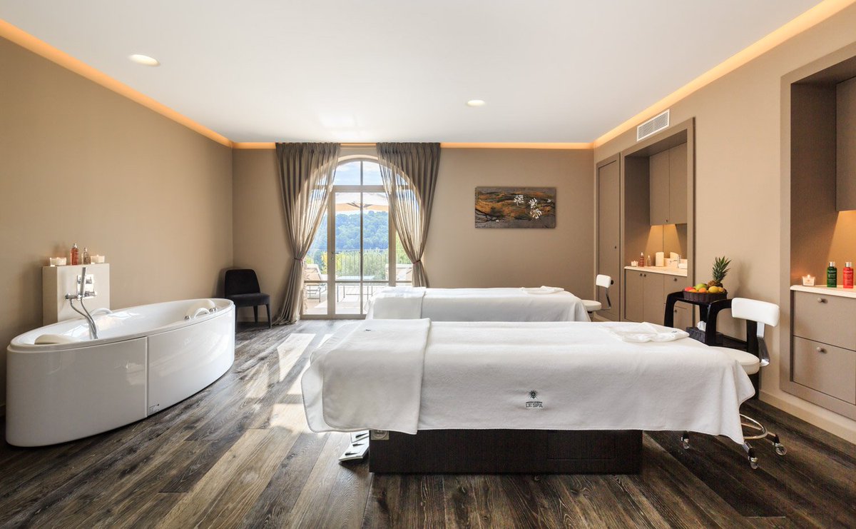 VisitCotedazur's tweet photo. A l'occasion de la #HappySpaWeek, du 19 au 25 novembre 2018, profitez de plus de 20% de réductions sur votre séjour au @Chateau_Berne ou de l'offre journée à partir de 135€ ! Tous les détails ici >> https://t.co/PJ73z36X2T #CotedAzurFrance @laroutedesgolfs https://t.co/CrXlFJ4csP