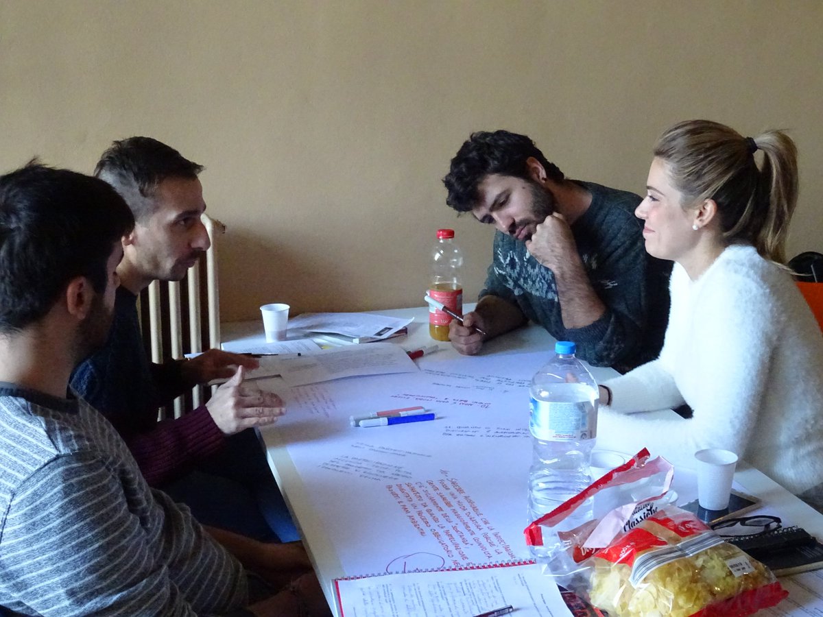 MasterGIS_Droni's tweet image. #worldcafe! Al corso di &quot;#ParticipatoryGIS e #Drones4Good: #GIScience, #Empowerment e decisioni pubbliche inclusive&quot;, con la regia del prof. @MassDeMarchi si aprono tavoli di discussione e #brainstorming su #GIS, processi partecipativi e decisioni pubbliche