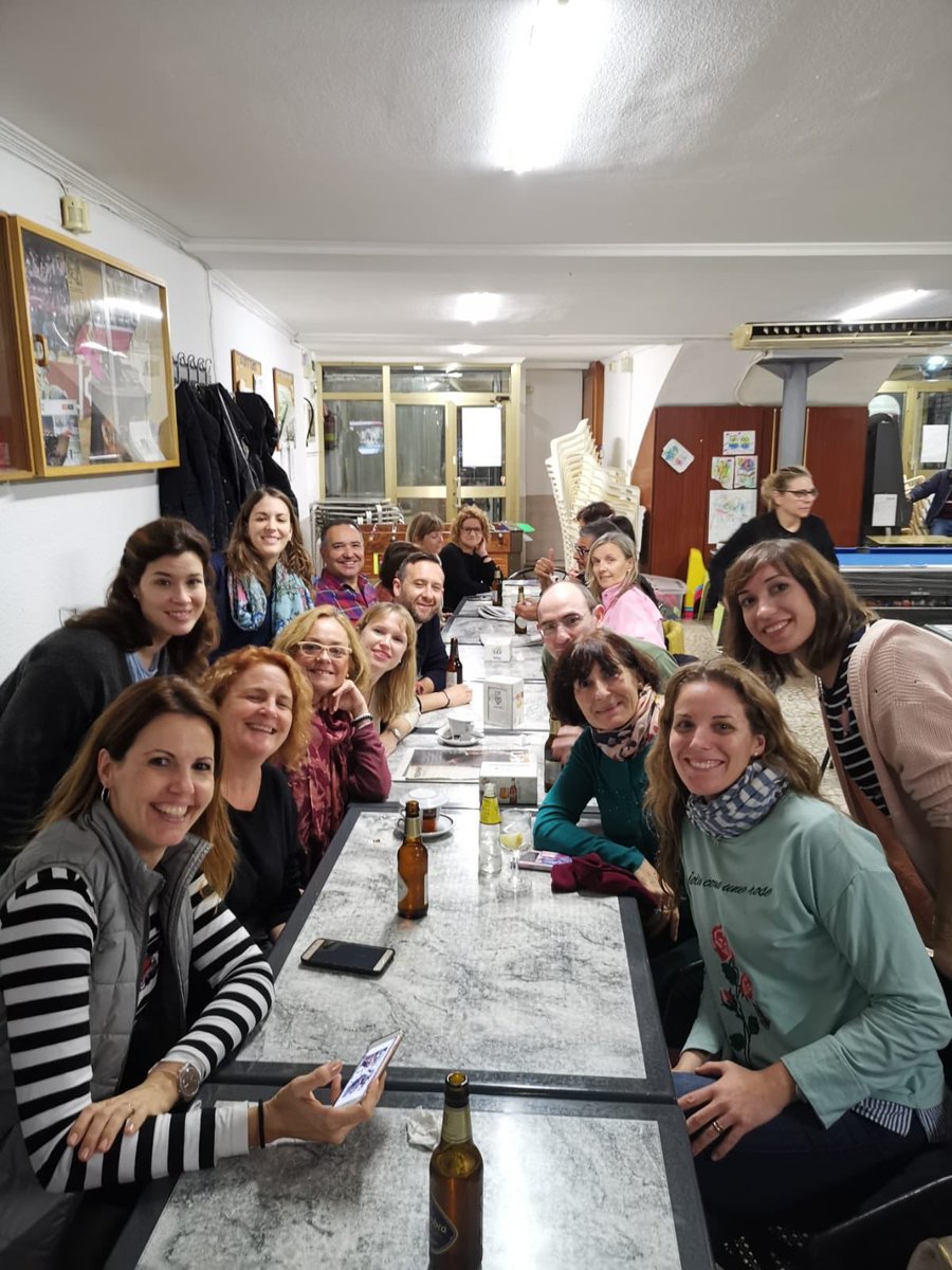 GVAivaj's tweet photo. El taller d’anglès per a professionals de #Joventut a Alborache d’este cap de setmana està resultant tot un èxit!
#IdioMesPlus Congratulations! 😄 https://t.co/Mq96PNVUgG