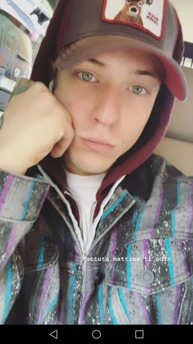 MyLifeInMyBooks's tweet photo. Daniel piccirillo che si riprende la faccia a caso senza parlare e poi si zumma gli occhi mi ricorda filippo QUANTI CEREALI SOTTOMARCA DEVI ANCORA MANGIARE
#irama #eiram #amici17 https://t.co/n8Xhrbvgqw
