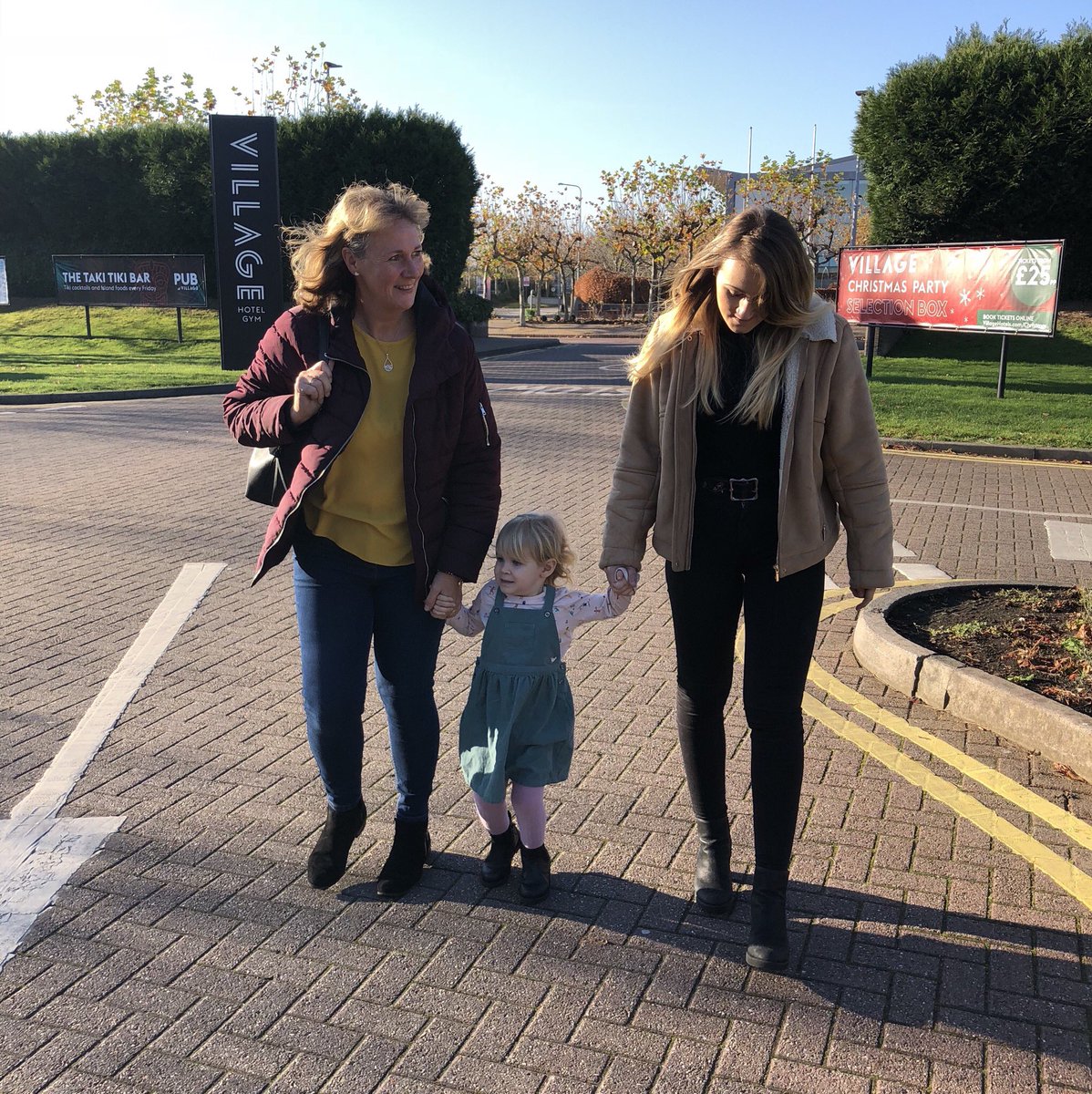 GarySkent's tweet photo. UNLIMITED #SundayLunch #carvery @Village_Hotels #Warrington - great for all the family 🍴 🥘 🔽🔽🔽🔽
https://t.co/xqcvmF2ecX https://t.co/IEPlEAFjW0