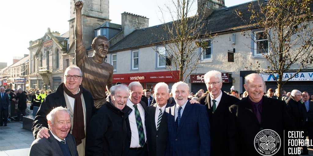 🏆🦁 Bobby Lennox 💬 “I feel really proud it has happened in Saltcoats. It’s a place I’ve always stayed, I’m delighted to be here. It is quite humbling but it’s a great honour for the family". 👏👏👏