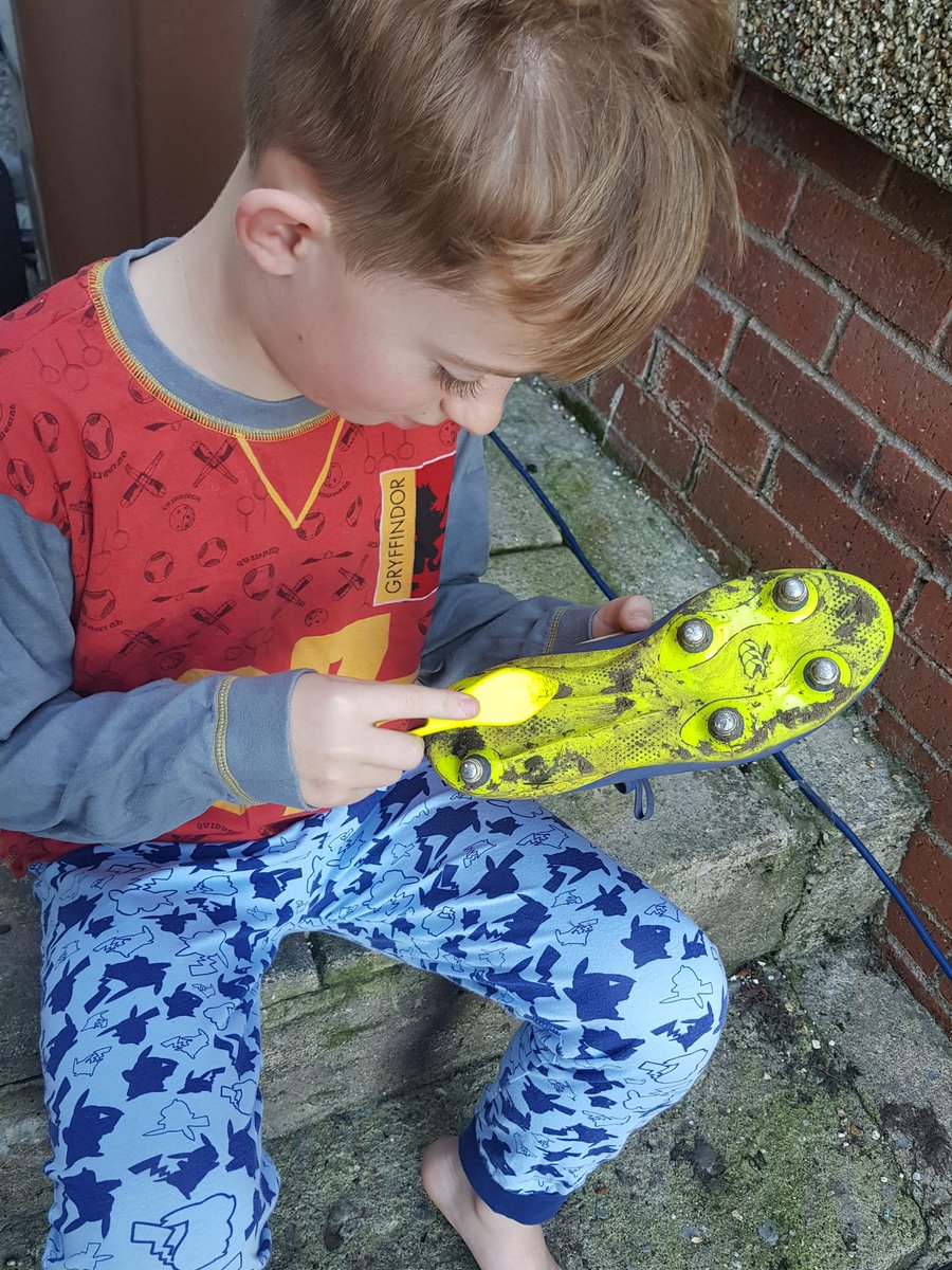 mossypwl85's tweet photo. My son learning to clean his own boots at last after a competition win on Facebook for a @bootclaw ! Awesome item highly recommended! #keepyourbootsclean #bootclaw #rugbylife #cleanyourown https://t.co/mTKiYD9fR9