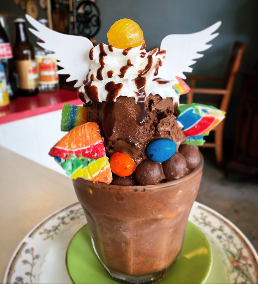 We heard that chocolate gives you wings... So does our love for you! ♥️ Happy Sunday beautiful people 💜🍦
•
#wow #delicious #dessert #icecream #love #sweet #yummy #dessertporn #nomnom #miami