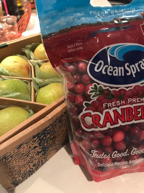 Cranberry Pear Chutney. stephpfef.wordpress.com/2018/11/18/cra…