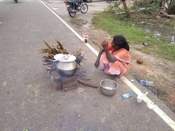 BharathJamieDev's tweet photo. #WeNeedToStandWithDelta https://t.co/HXCj9VaiEB