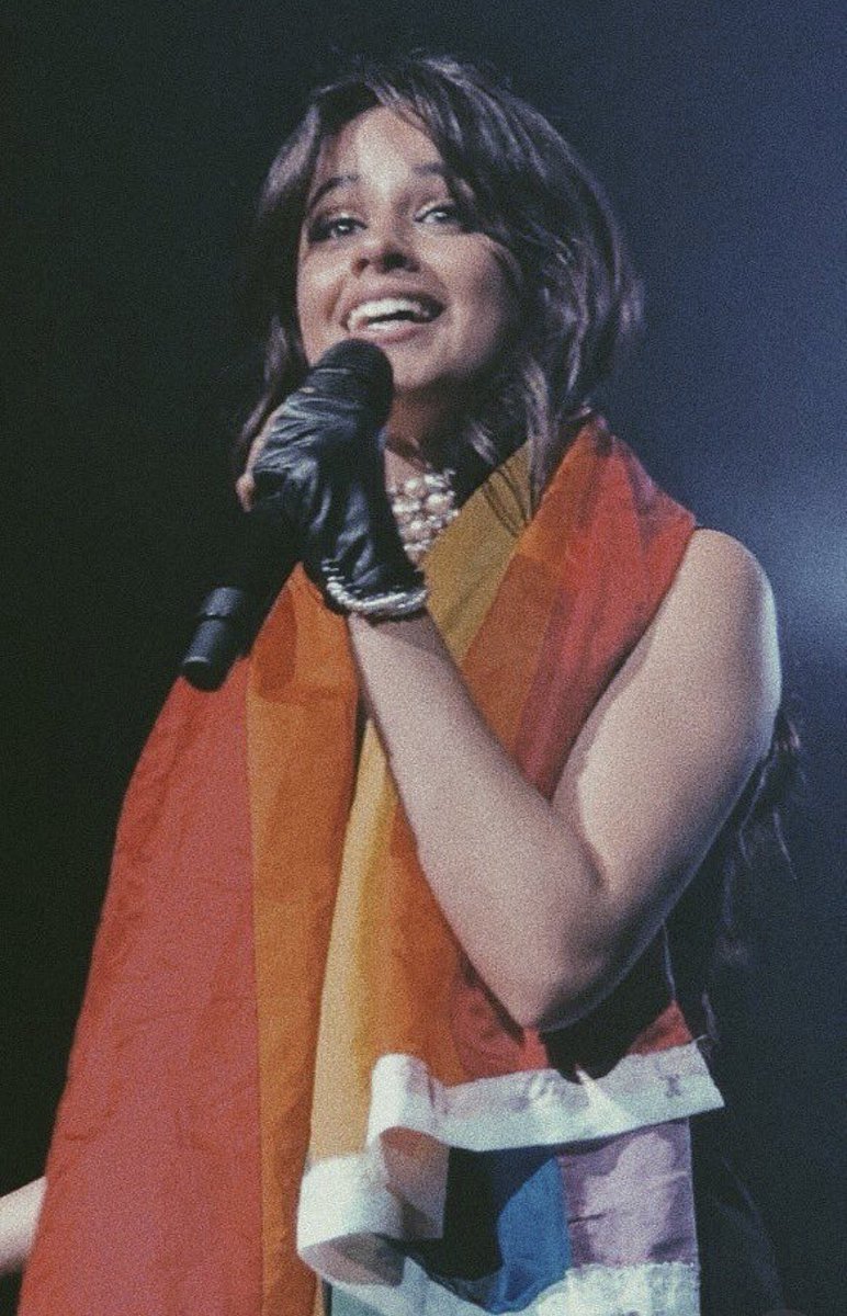 G0LDLOVER's tweet photo. #ARIAsCamilaCabello https://t.co/5pZgk3kAOi