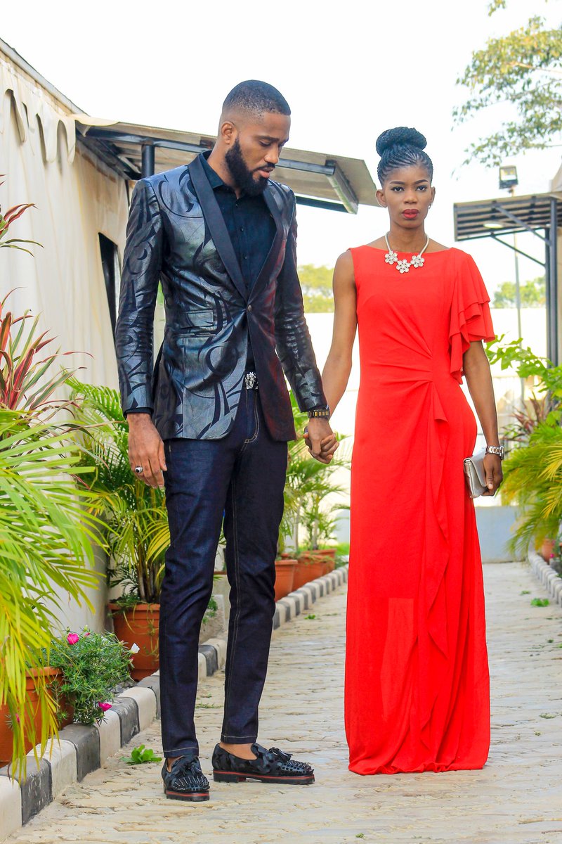 tessloglobal's tweet photo. The Sunday Look [@TheSundayLook] at @HolyhillChurch by @tessloconcepts #TOGASighted #StyleSundays #ShopThisLook https://t.co/uUggRZdffK