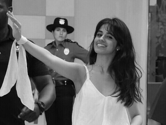 G0LDLOVER's tweet photo. #ARIAsCamilaCabello https://t.co/MpY39FDpzm