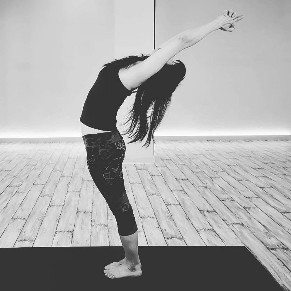 HotYogaBCN's tweet photo. Backbend Pose (Anuvittasana). Strengthens every muscle in the body's core. Increases flexibility of the spine. Promotes proper kidney function, and maintains good health in liver and spleen. Trims the waist, hips, butt, and thighs. #backbendpose #bikramyoga #hotyogabarcelona https://t.co/MM9FtZzfEO